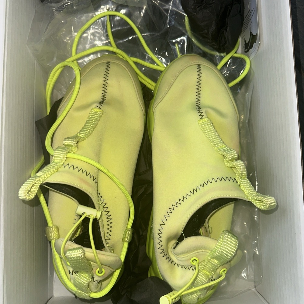 John Geiger 002 Volt /‎ Hyper-Green/Black No. 8